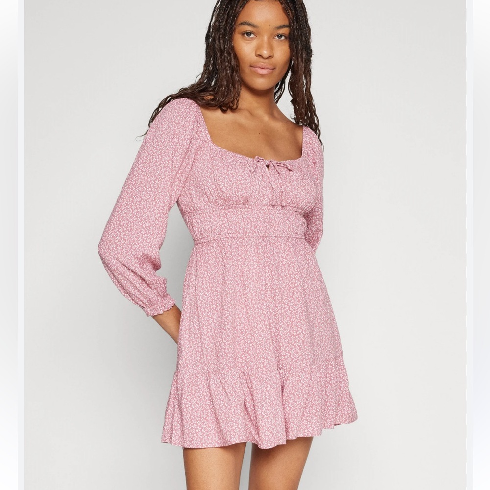 Hollister Pink Floral babydoll mini dress with long Sleeves & built-in shorts - Picture 3 of 8